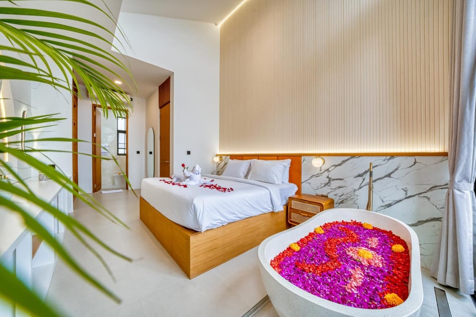 Tropical Charm 2bd Canggu Villa Construction Near Villa in North Kuta