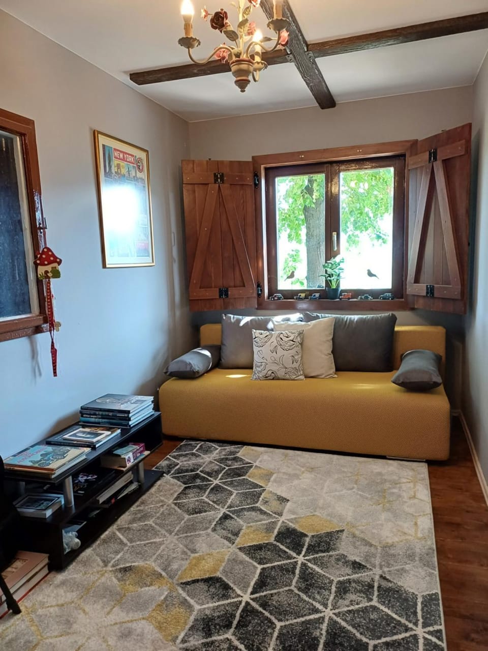 Bed, Living room, Seating area