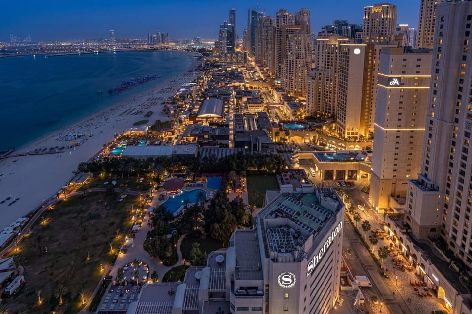 Property building, Nearby landmark, Night, Neighbourhood, Natural landscape, Beach, City view, Sea view, Street view, Location