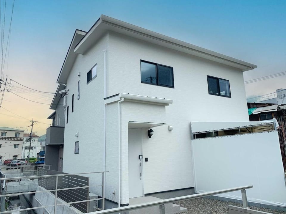 White House Apartment in Japan