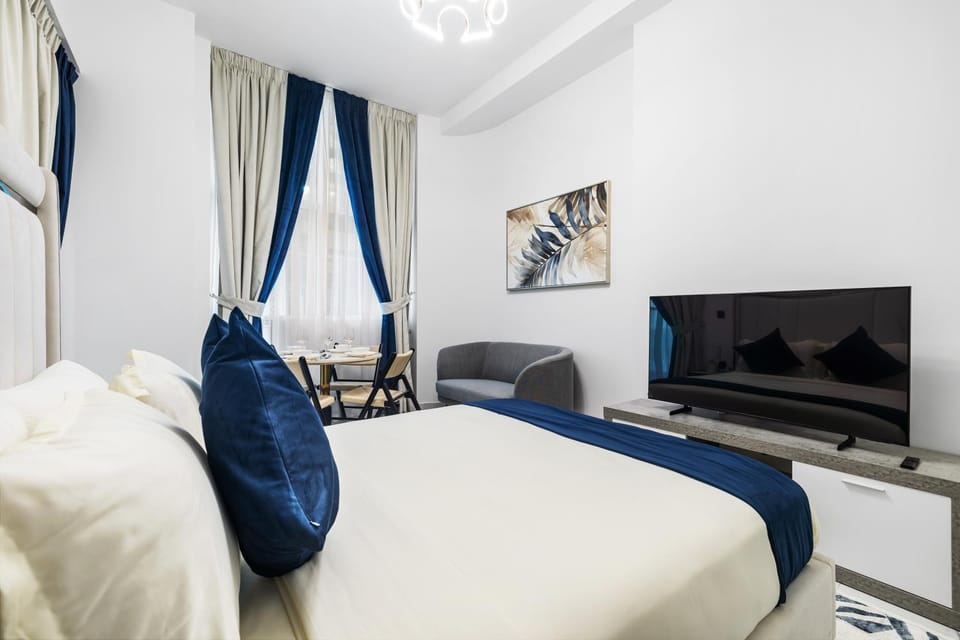 Bed, TV and multimedia