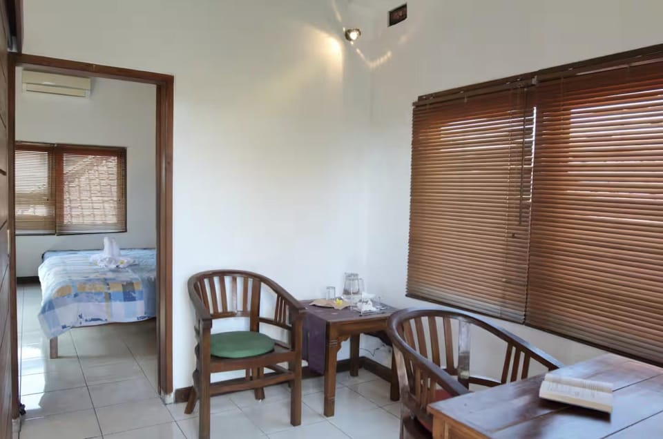 Bed, Living room, Bedroom