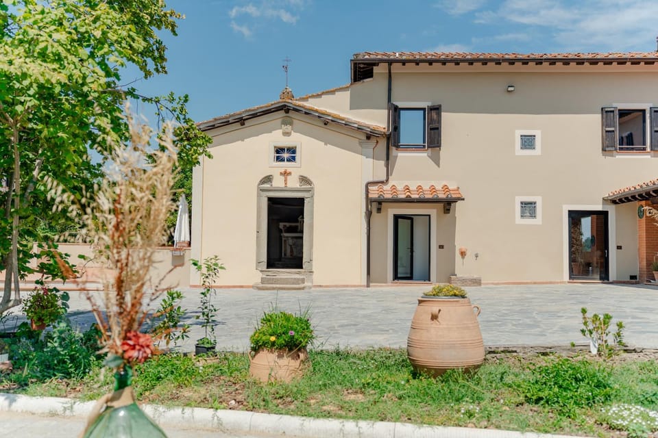Tenuta Alela Farm Stay in Tuscany
