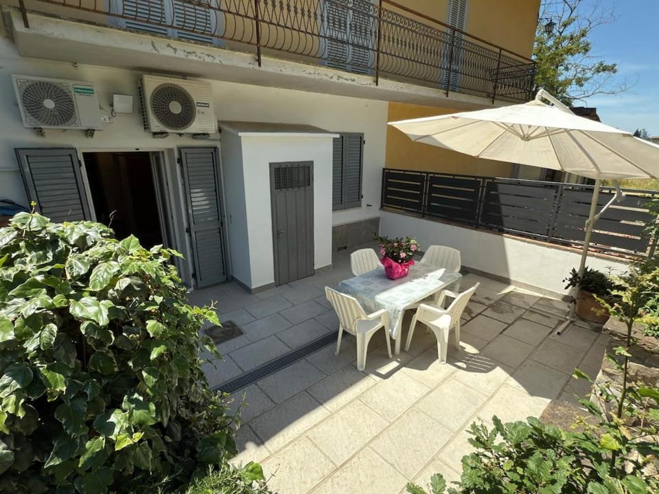 Garden, Dining area