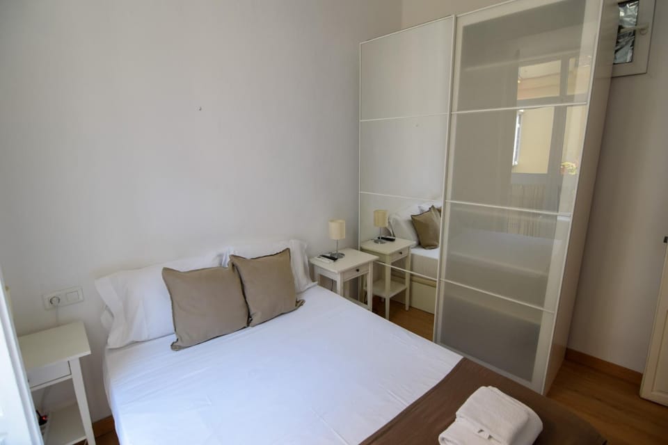 Bed, Photo of the whole room, Bedroom, towels, wardrobe