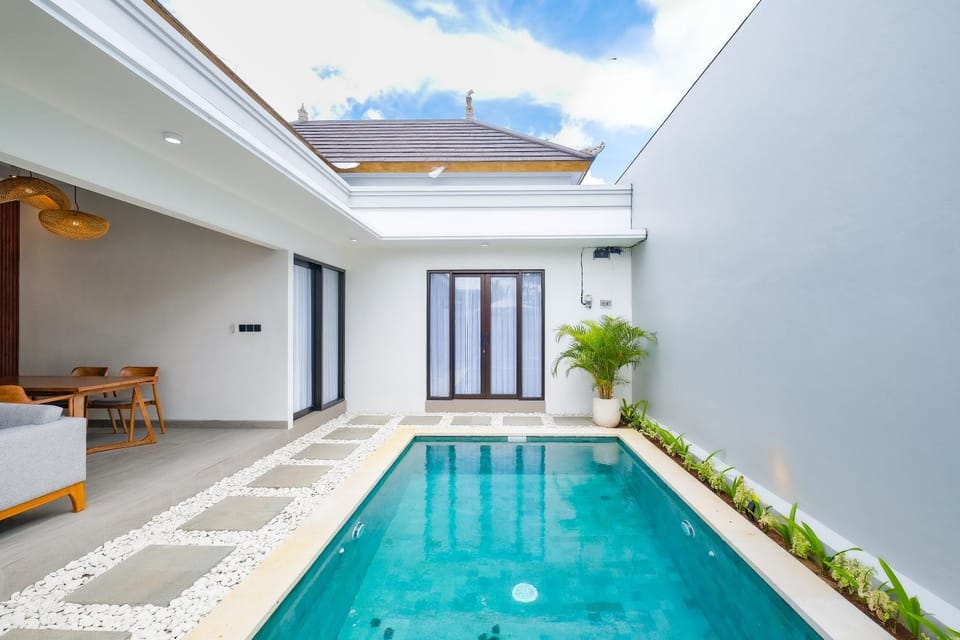 Pool view, Swimming pool