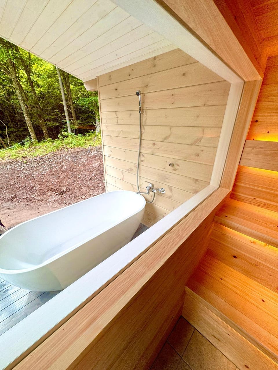 Hot Tub, Hot Tub, Sauna, Sauna, Open Air Bath