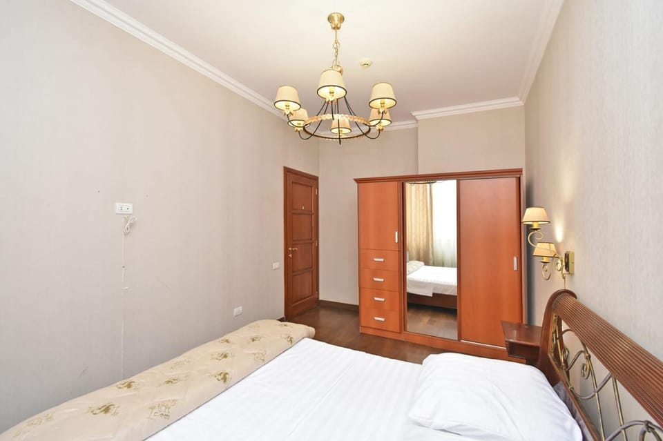Bedroom, wardrobe