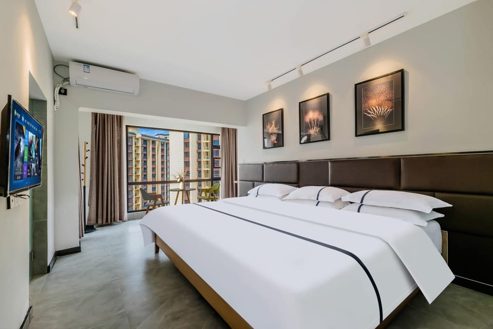 Bed, TV and multimedia, Photo of the whole room, Bedroom, air conditioner