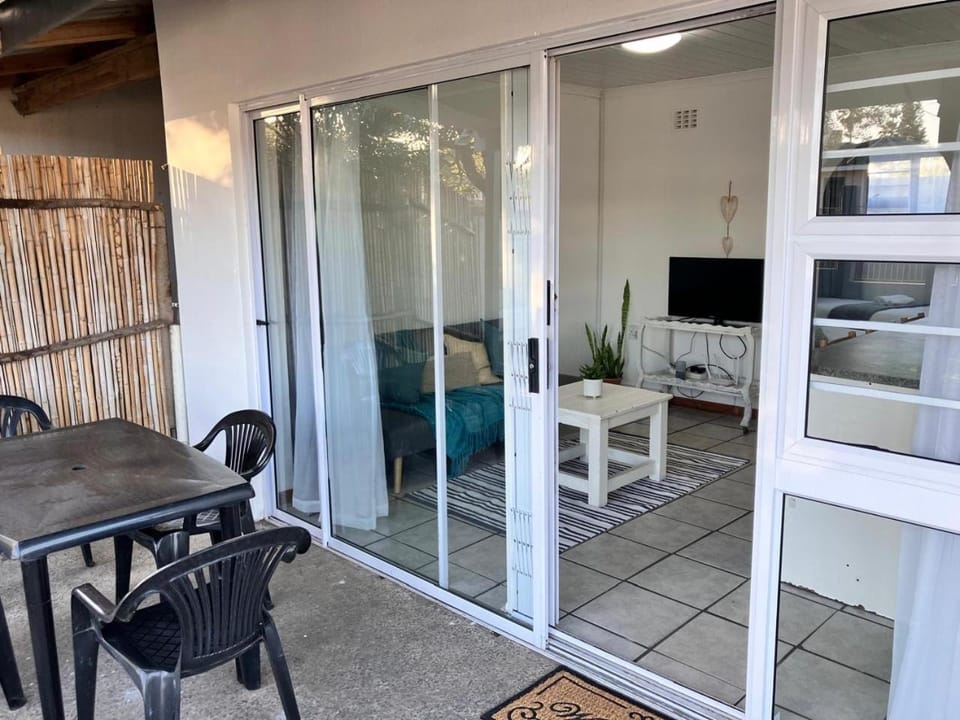 Patio, TV and multimedia