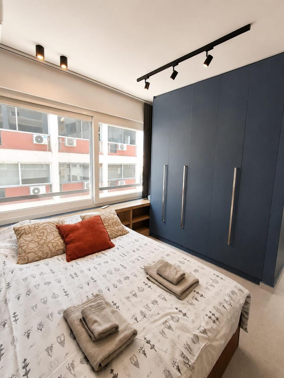 Warm urban-chic corner apartment Apartment in Thessaloniki