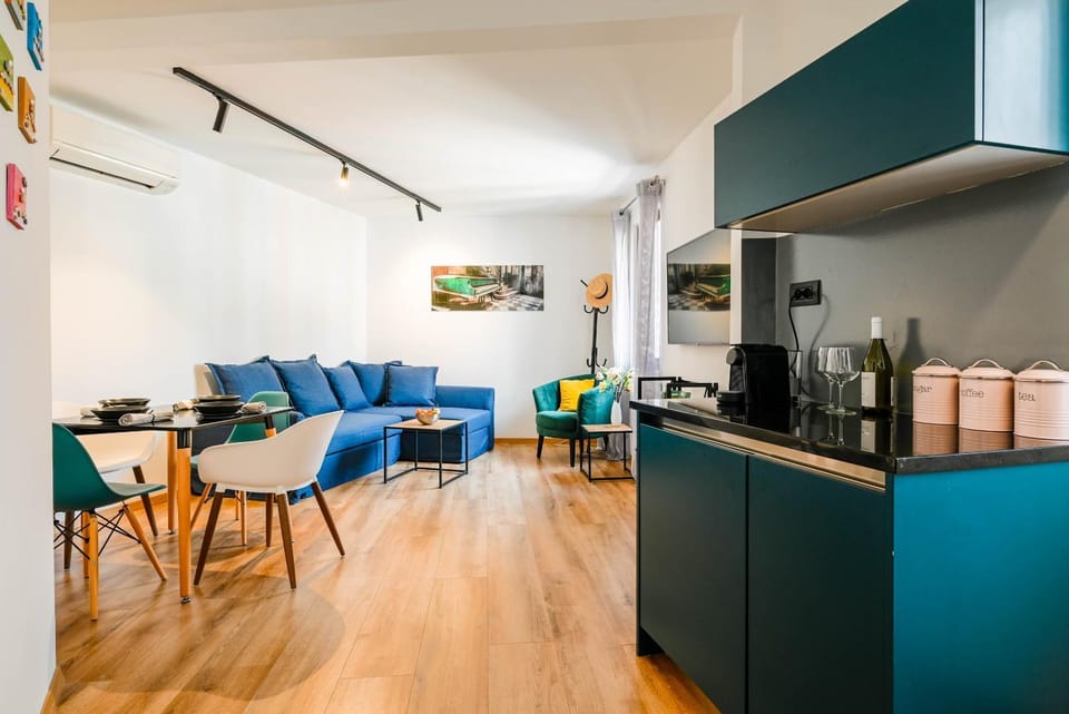 Kitchen or kitchenette, Living room, Dining area