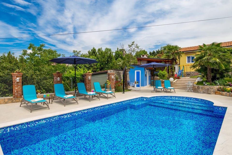 Pool view, Swimming pool, Swimming pool