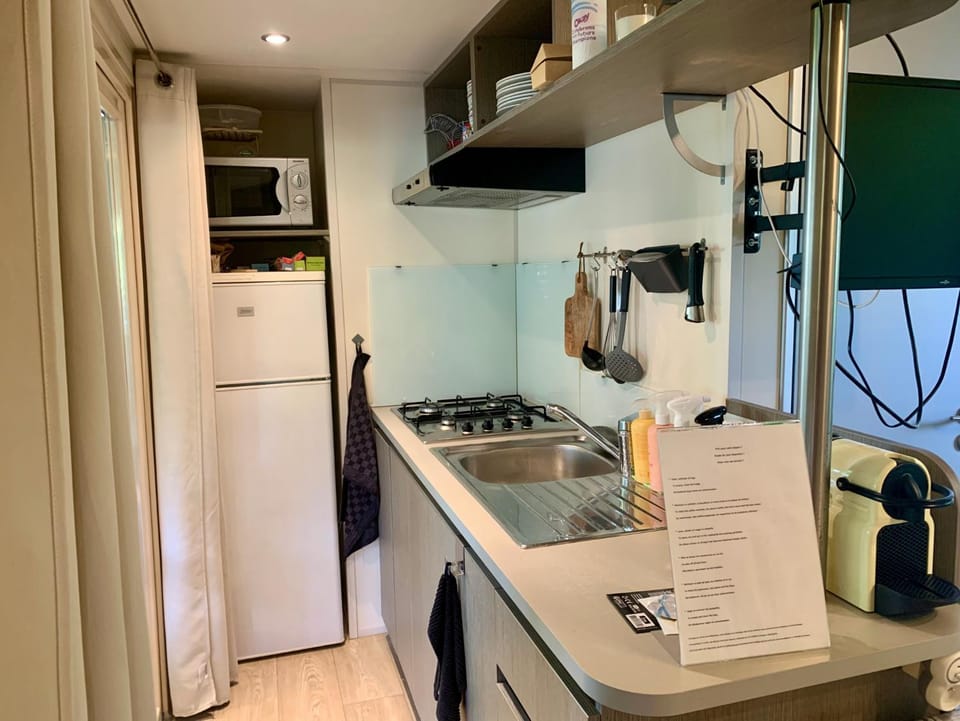 Coffee/tea facilities, microwave, pet friendly, stove, toaster