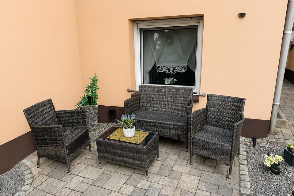Patio, Seating area