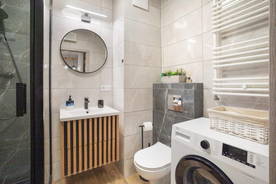 Shower, Bathroom, washing machine, dryer
