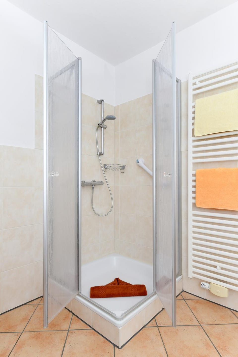 Shower, Bathroom, towels