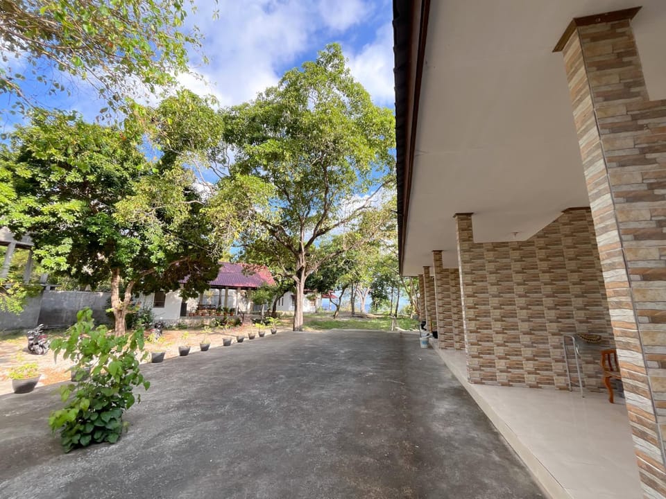 Property building, Balcony/Terrace, Garden view