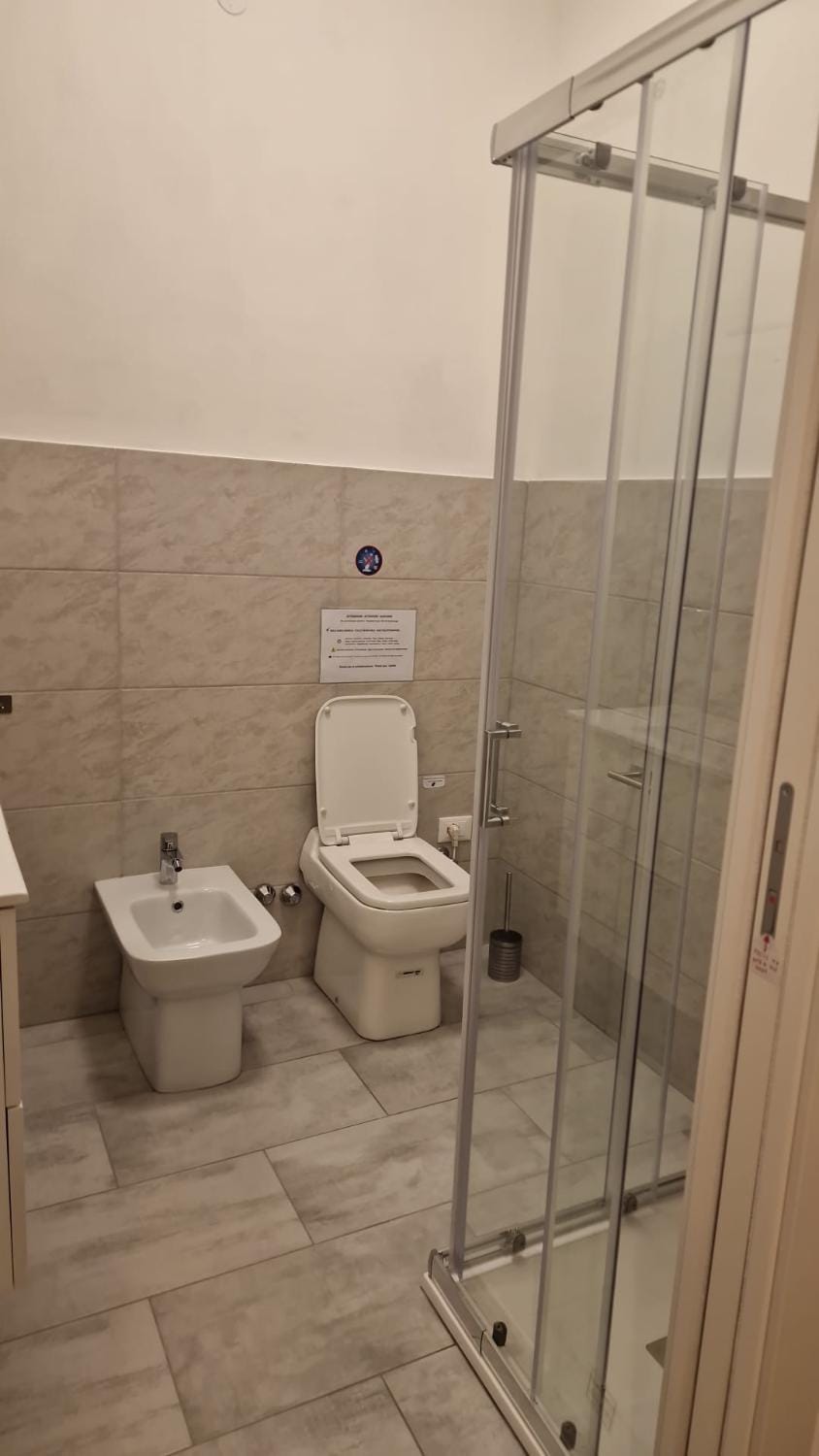 Shower, Toilet, bidet