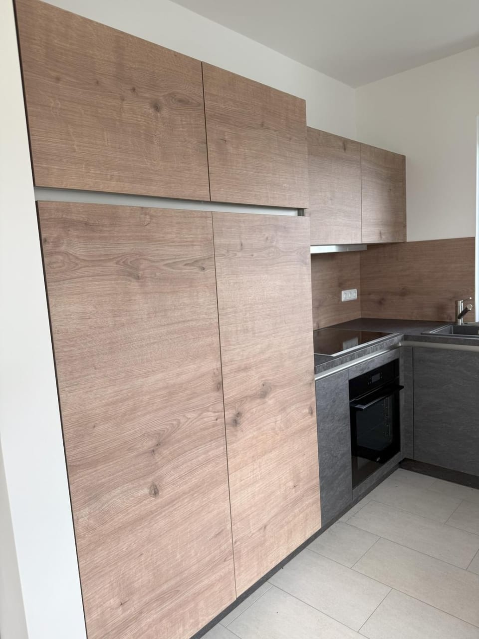 Kitchen or kitchenette, oven, stove