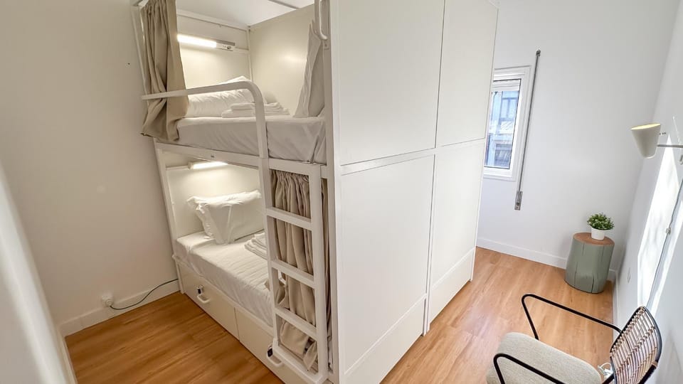 Coliving moderno com lindo jardim Hostel in Porto