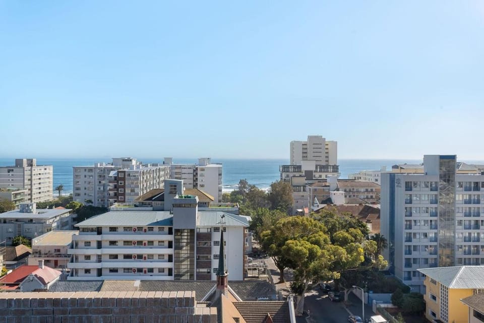 Property building, Day, Natural landscape, City view, Sea view, Location