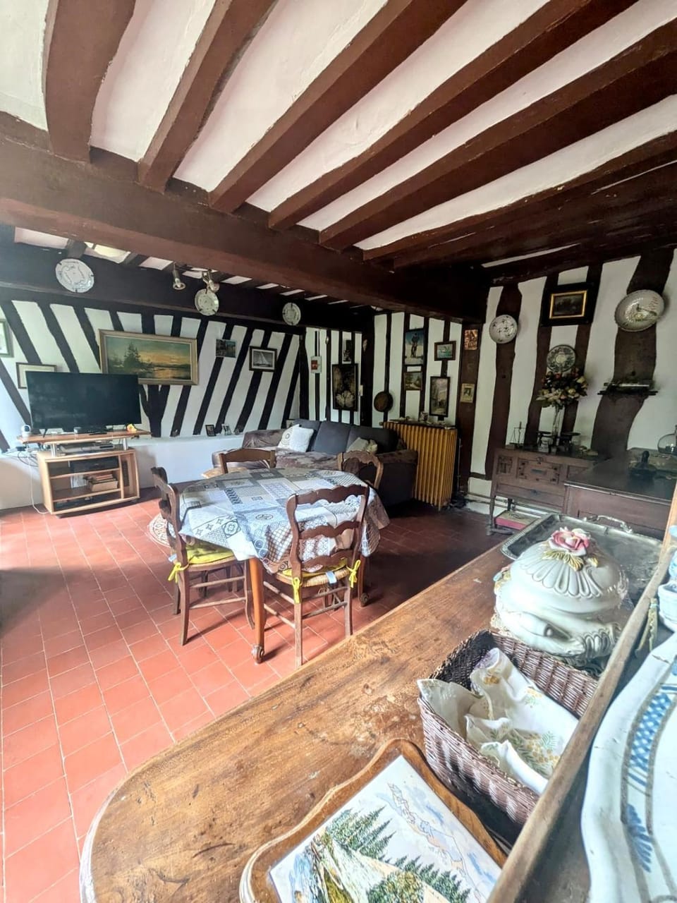 Living room, Dining area