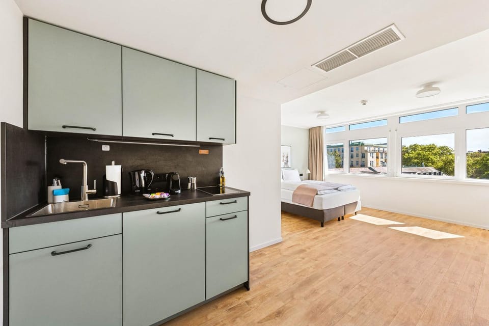Kitchen or kitchenette, Photo of the whole room, stove