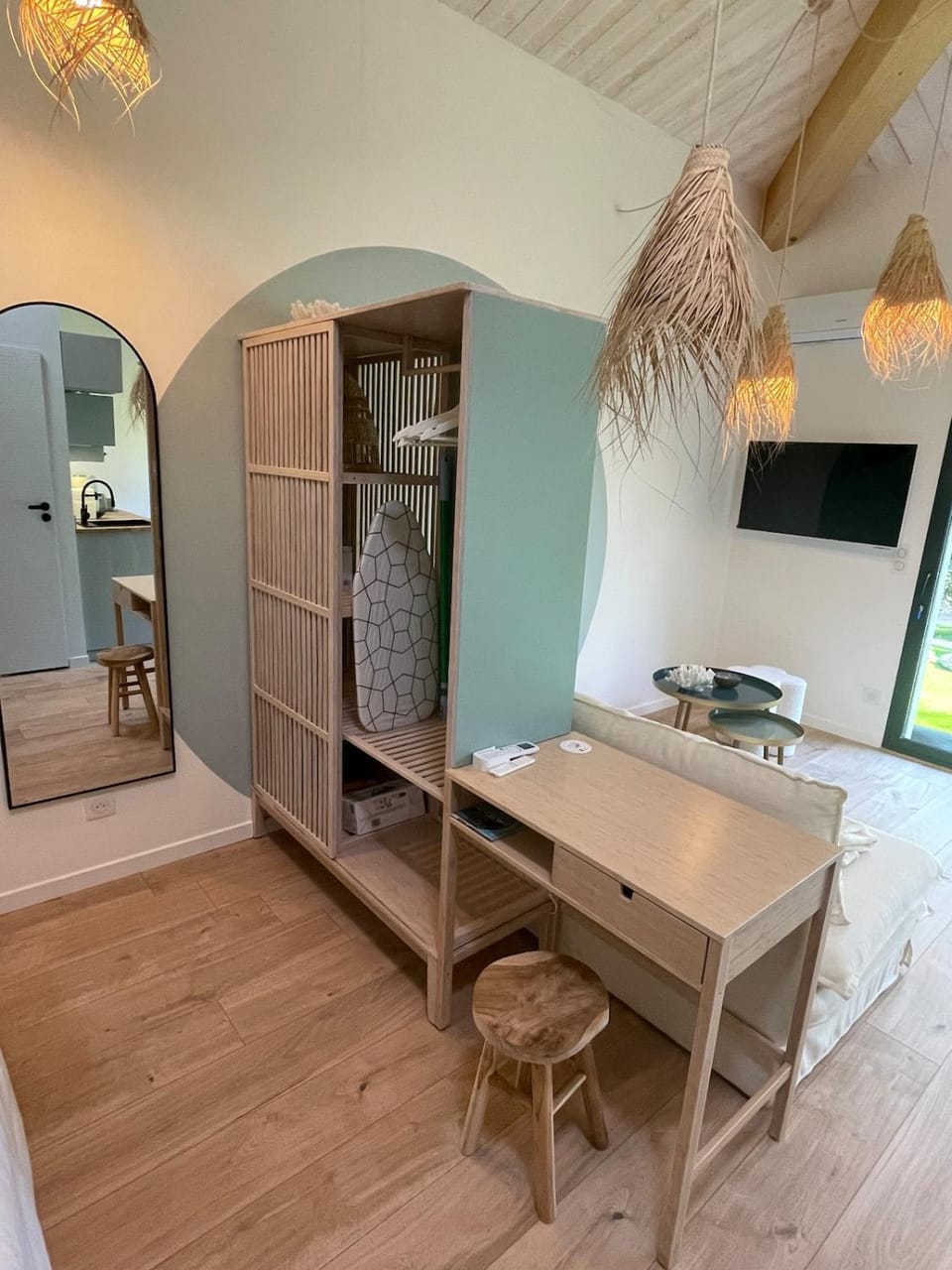 TV and multimedia, Seating area, wardrobe