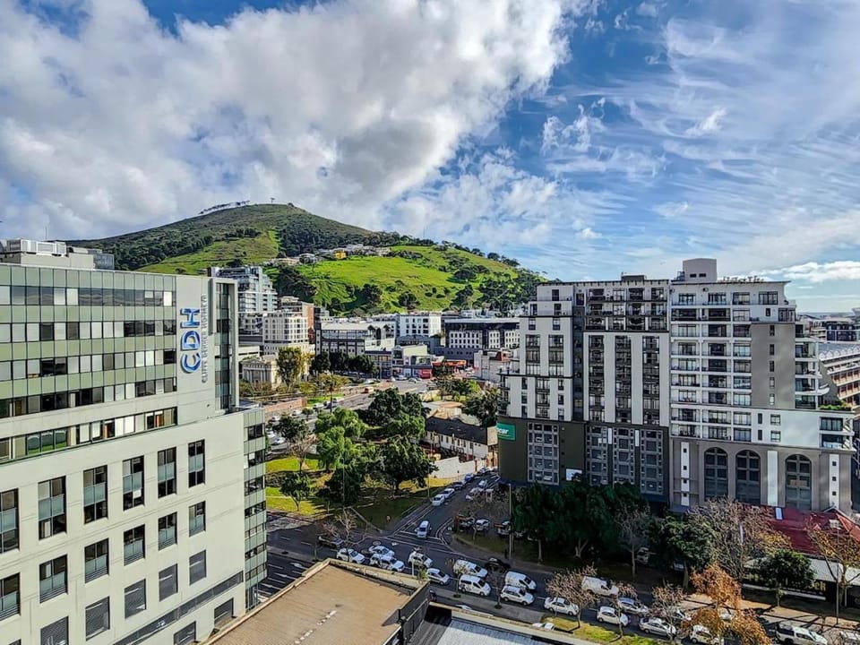 Nearby landmark, Day, Neighbourhood, City view, Mountain view, Street view