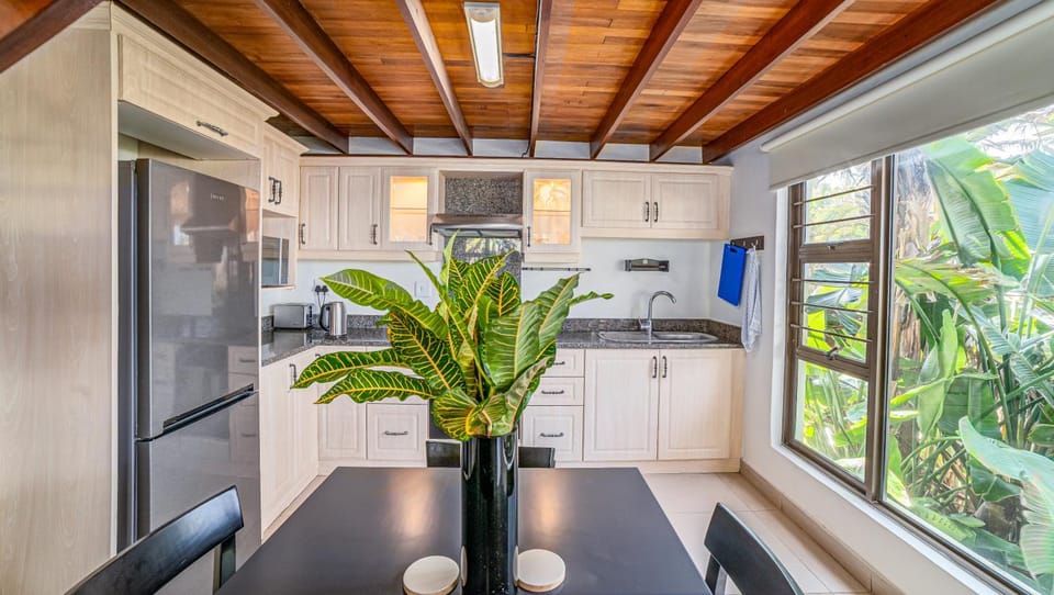 Gleisner Hospitality -Sea Wood Apartment in Dolphin Coast