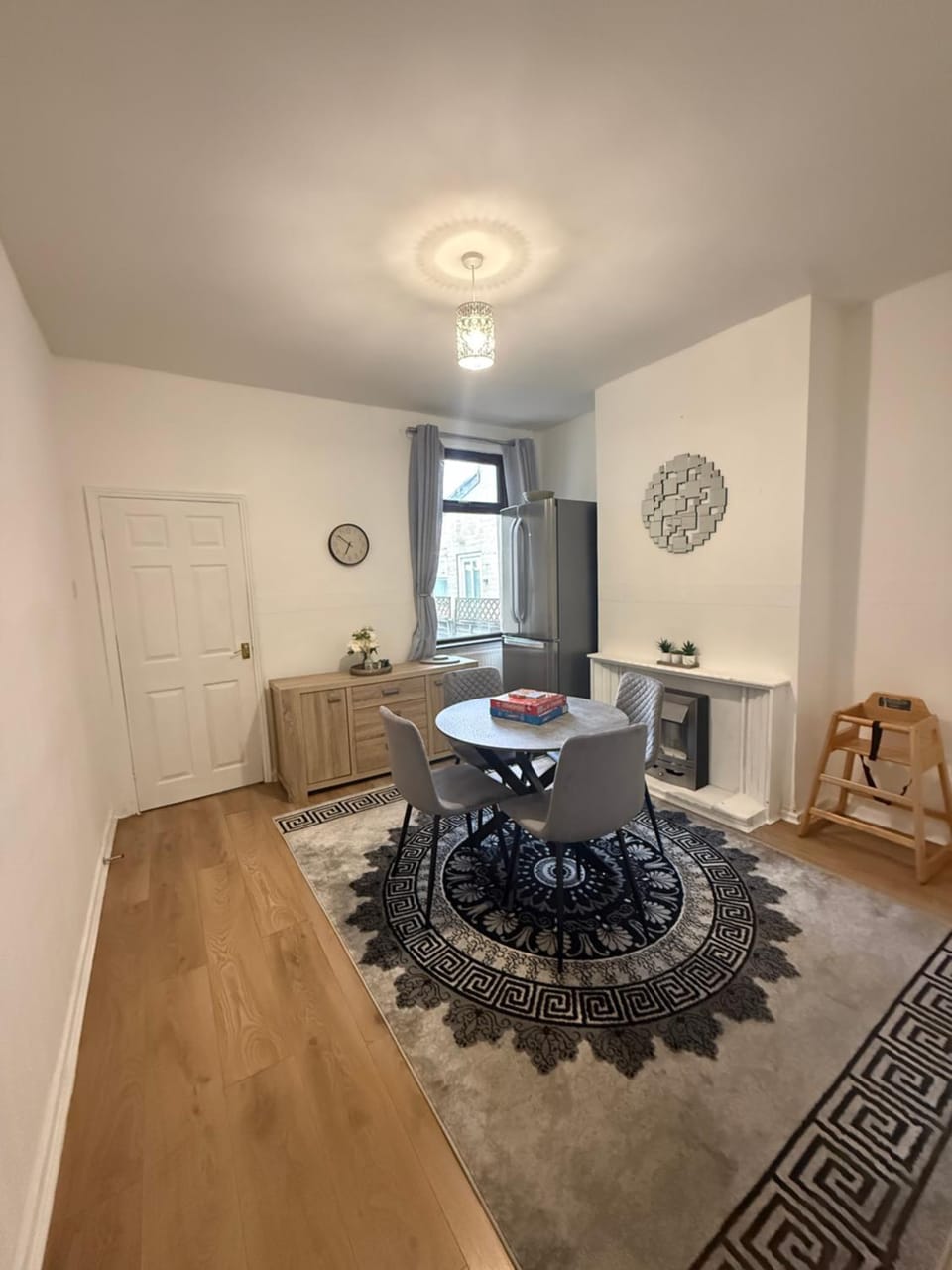 Cozee 2-bed in WV11 ideal for long work stays & relocation cls to New cross hospital M54&M6 House in Wolverhampton