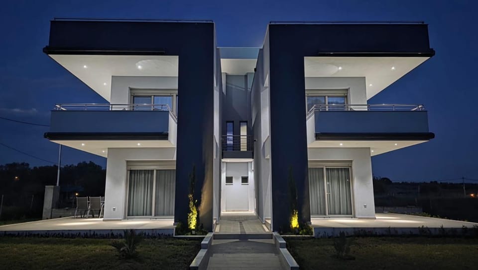 Pearl Luxury Suites Villa in Halkidiki
