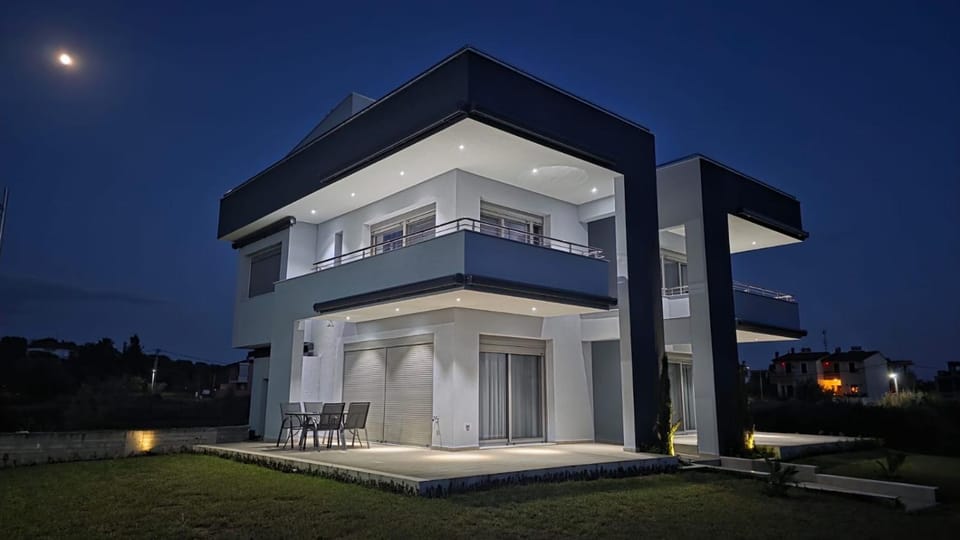Property building, Night