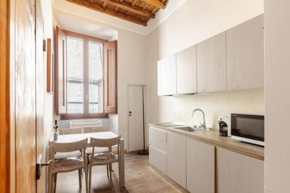 Kitchen or kitchenette, Dining area, minibar, oven, pet friendly