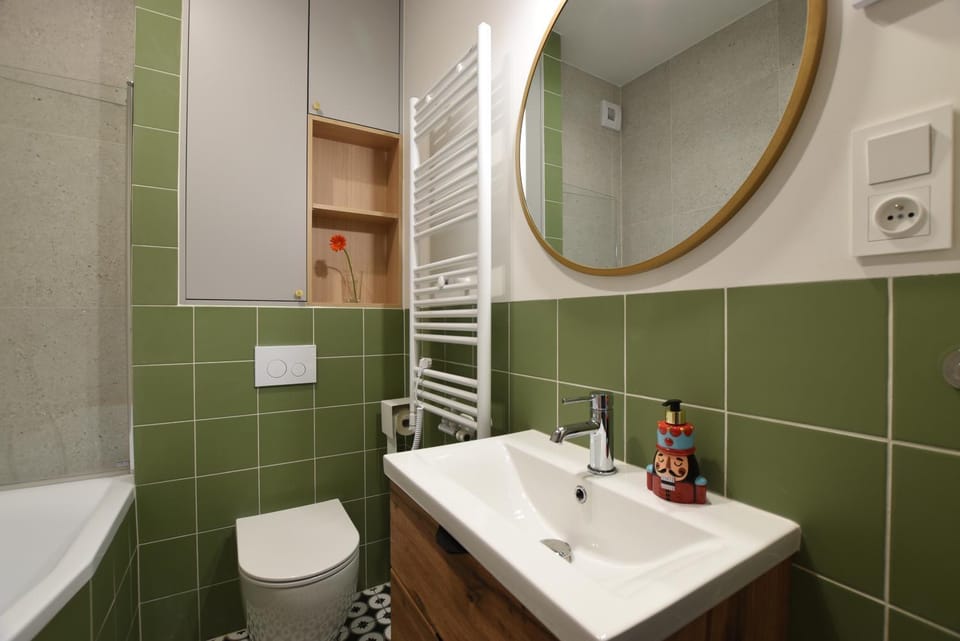 Bathroom, Bath