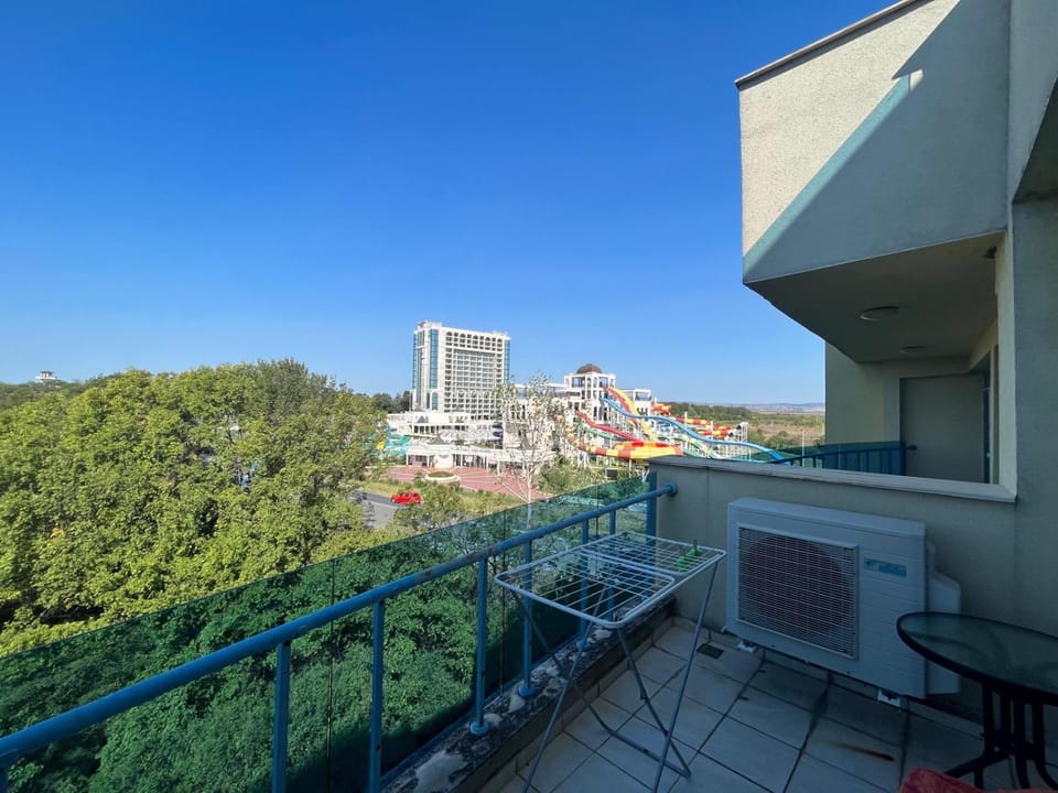 Property building, Day, Natural landscape, View (from property/room), Balcony/Terrace, City view