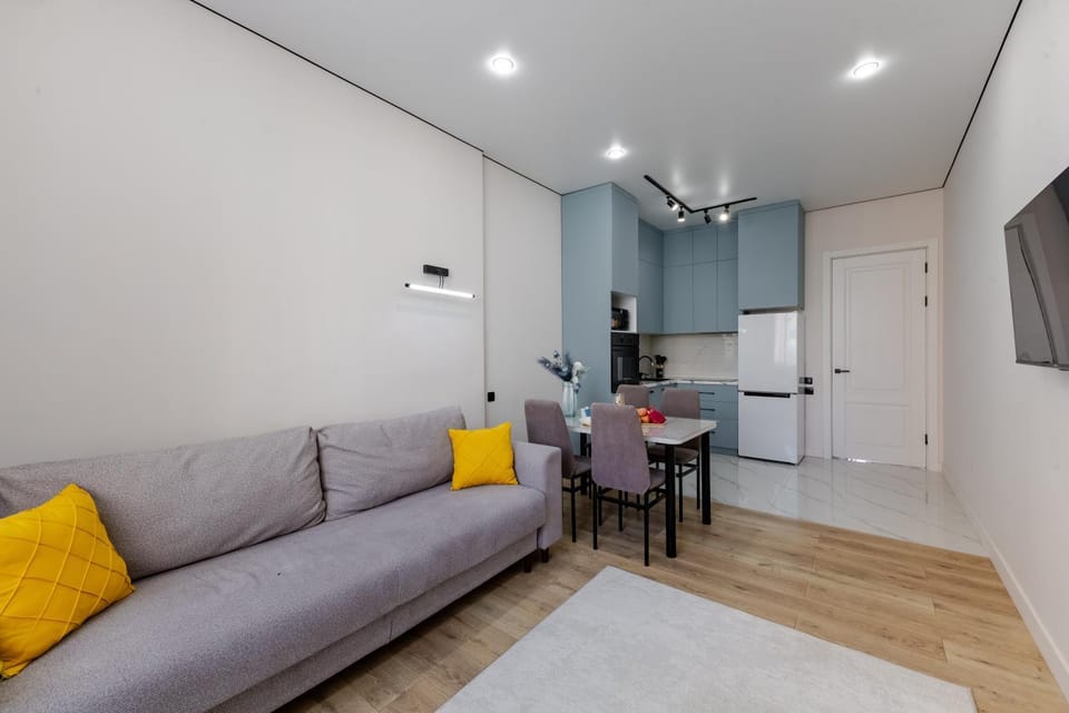 TV and multimedia, Kitchen or kitchenette, Seating area, Dining area, oven, stove