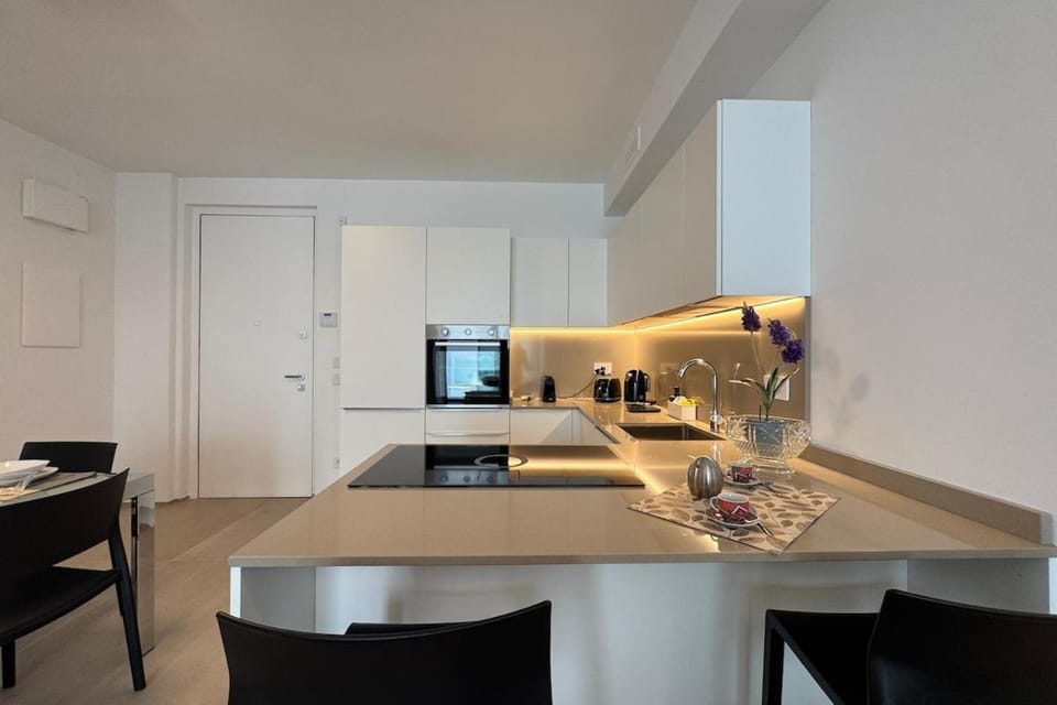 Beachfront Design Apartment Private Parking AC City Center Wifi Apartment in Civitanova Marche