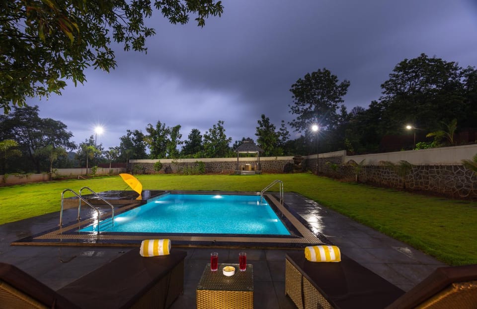 Night, Garden, Garden view, Pool view, Swimming pool
