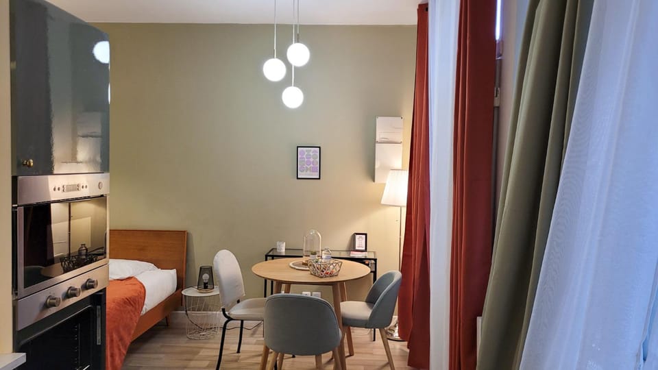 Bed, Night, Seating area, Dining area, microwave, oven