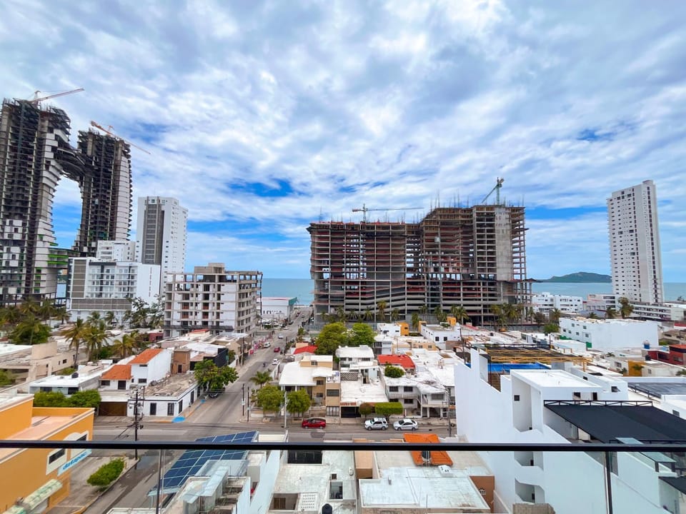 Balcony/Terrace, City view