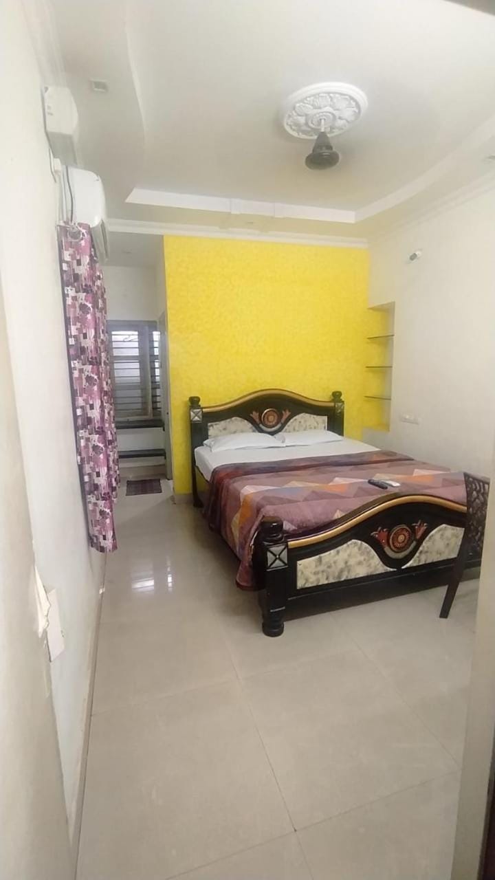Kushi Home Stay Bed and Breakfast in Visakhapatnam