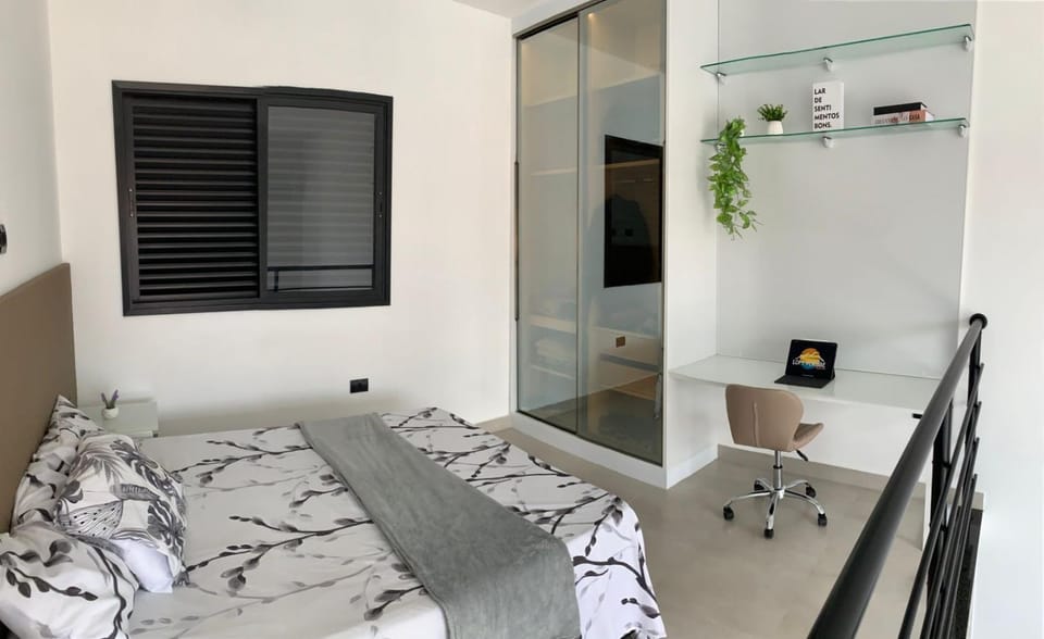 Photo of the whole room, Bedroom
