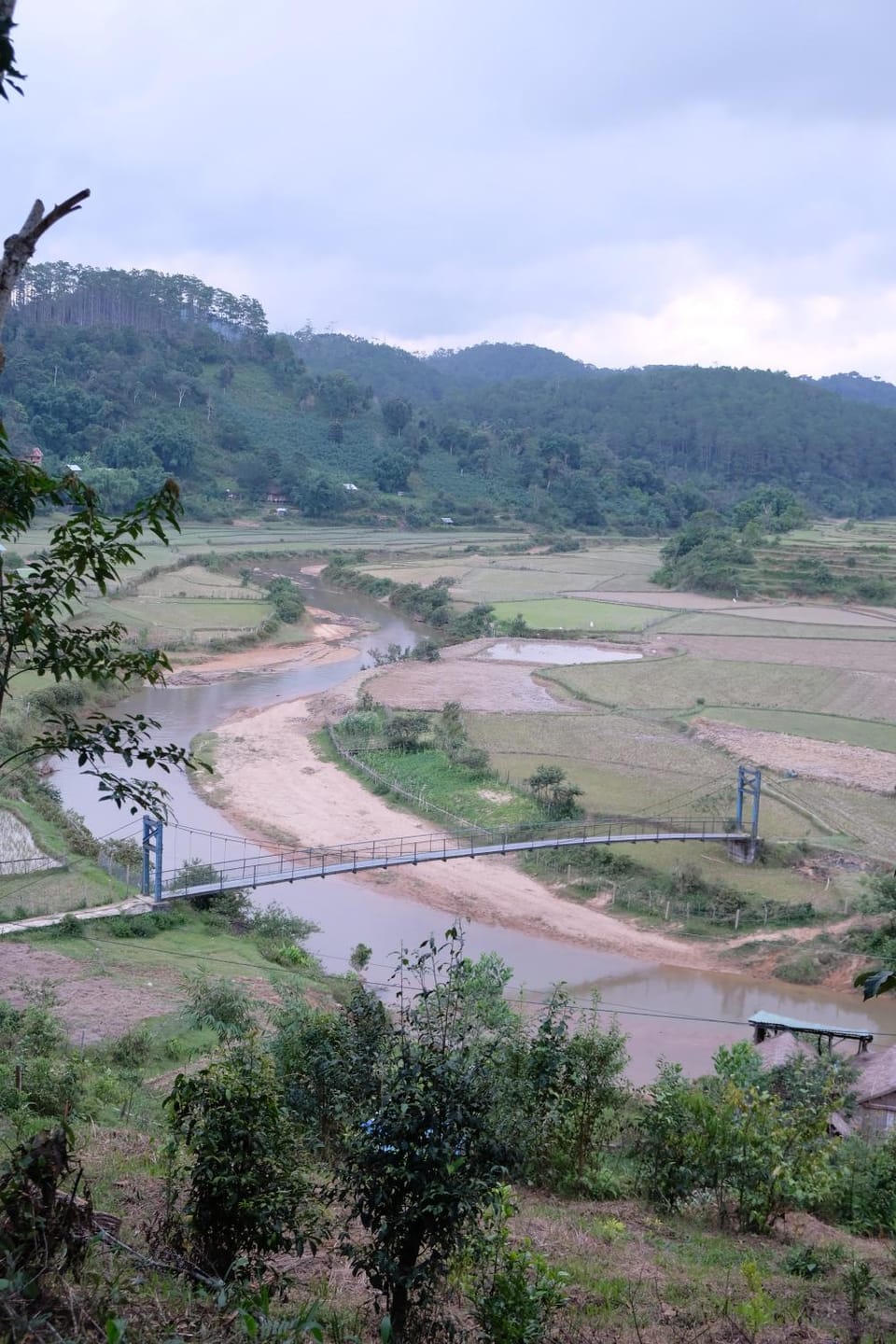 Nearby landmark, Day, Natural landscape, Mountain view, River view