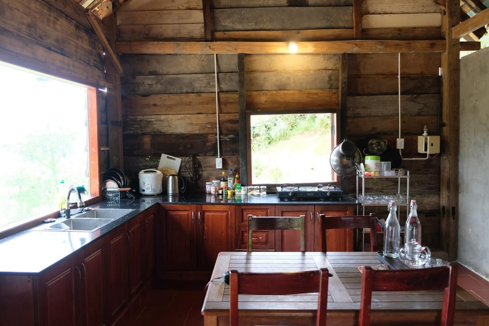 Kitchen or kitchenette, Food and drinks, Dining area
