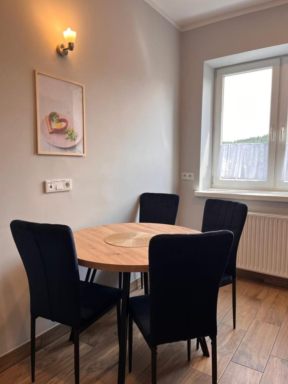 Dining area, kitchen
