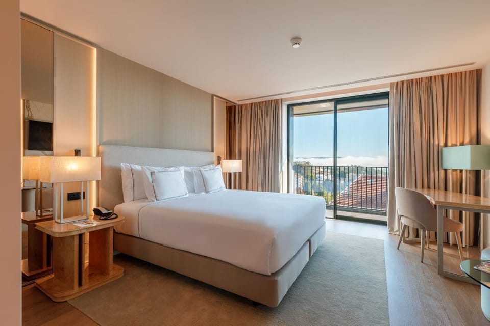 Bed, View (from property/room), Balcony/Terrace, Bedroom