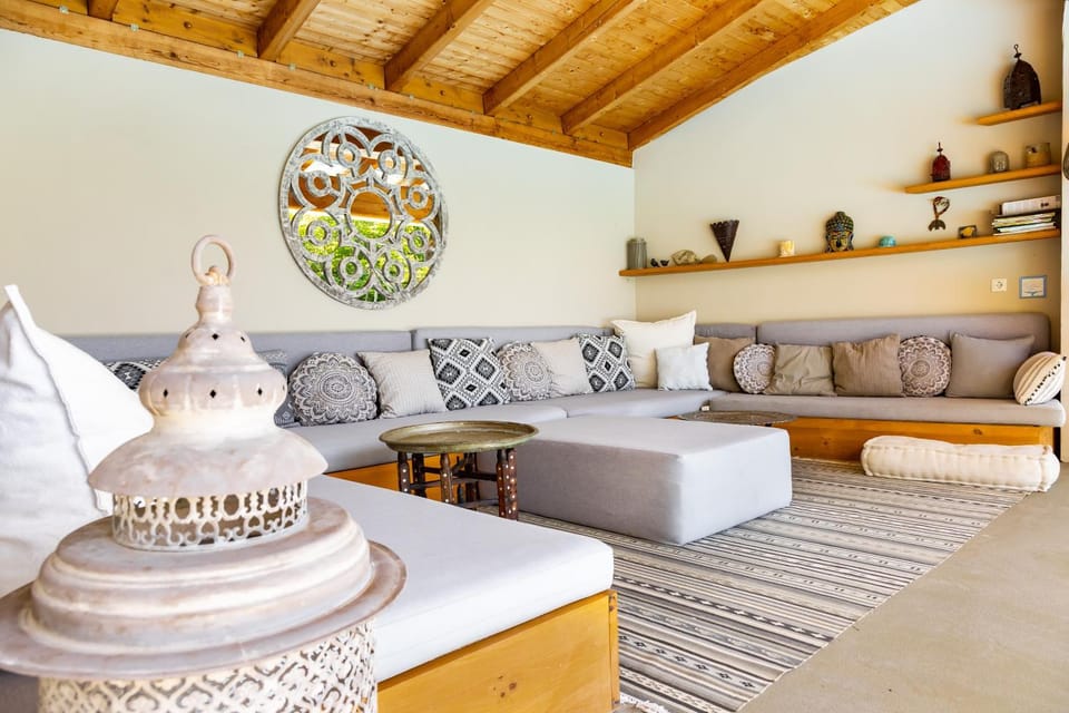 Glamping Villa with mineral Pool near Sofia,Plovdiv House in Bulgaria