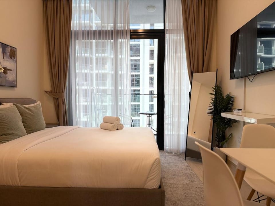 ASHRI HH Condo In Riviera Meydan Apartment in Dubai